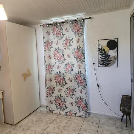 Lily's House Near The Σπίτι διακοπών